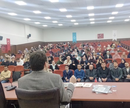 "Mana Medeniyeti" başlıklı konferans gerçekleştirildi.